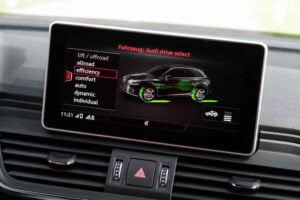 شاشة أودي q5 2020 1