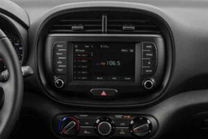 شاشة كيا سول 2020