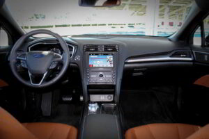 مقصورة فورد فيوجن الكهربائية 2020