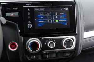 شاشة هوندا فيت 2020 1