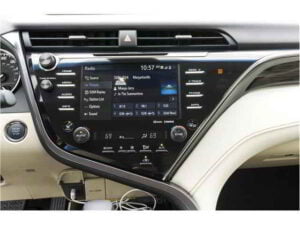 شاشة تويوتا كامري 2020