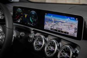 شاشة مرسيدس بنز cla كلاس 2020