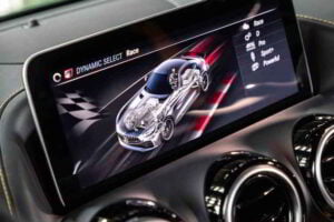 شاشة مرسيدس بنز gt 2020