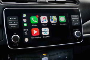 شاشة نيسان ليف 2020