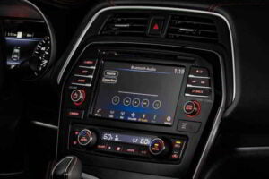 شاشة نيسان ماكسيما 2020