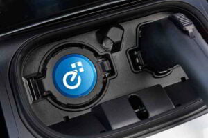 شحن نيسان ليف 2020