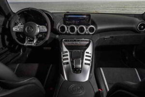 مقصورة مرسيدس بنز gt 2020