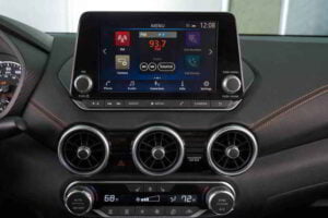 شاشة نيسان سنترا 2020 1