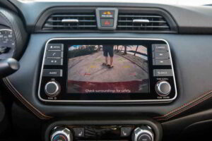 شاشة نيسان صني 2020 1