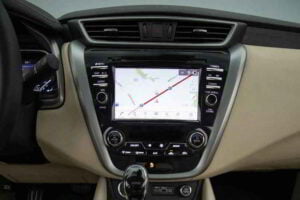 شاشة نيسان مورانو 2020