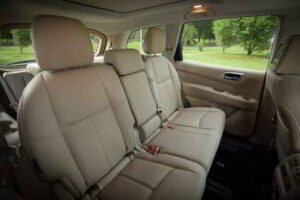 مقاعد نيسان باثفايندر 2020