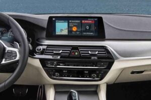 شاشة بي إم دبليو الفئة الخامسة 2020