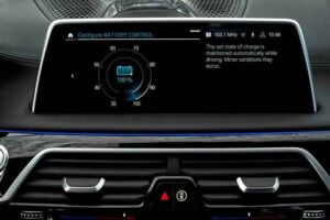 شاشة بي إم دبليو الفئة السابعة 2020 1