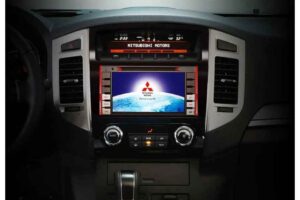 شاشة ميتسوبيشي باجيرو 2020