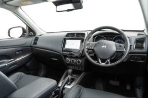 مقصورة ميتسوبيشي asx 2020