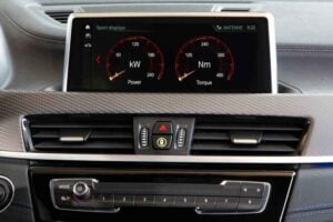 شاشة بي إم دبليو x2 2020 1