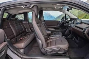 مقاعد بي إم دبليو i3 2020
