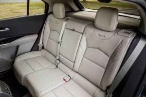 مقاعد كاديلاك XT4 2020 1