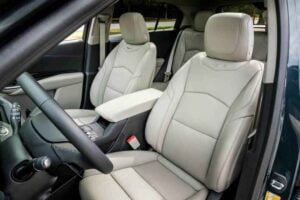 مقاعد كاديلاك XT4 2020