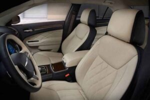 مقاعد كرايسلر 300 2020 1