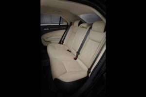 مقاعد كرايسلر 300 2020