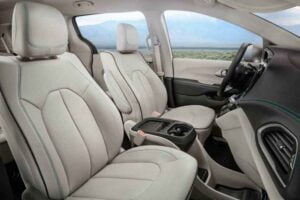 مقاعد كرايسلر باسيفيكا 2020