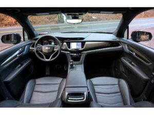 مقصورة كاديلاك XT6 2020