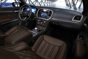 مقصورة كرايسلر 300 2020