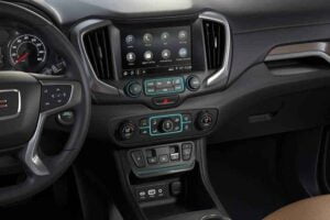 شاشة جي إم سي تيرين 2020 1