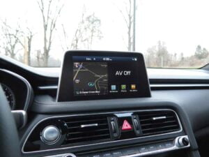 شاشة جينيسيس G70 2021 1