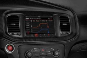 شاشة دودج تشارجر 2020