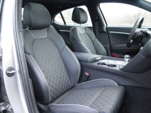 مقاعد جينيسيس G70 2021