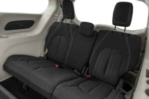 مقاعد كرايسلر فوياجر 2020 1