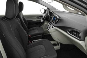 مقاعد كرايسلر فوياجر 2020 2