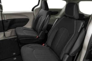 مقاعد كرايسلر فوياجر 2020