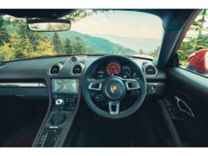 شاشة بورش كايمان 2021