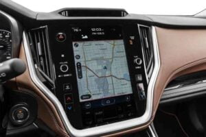 شاشة سوبارو أوت باك 2021