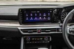 شاشة كيا K5 2021 1