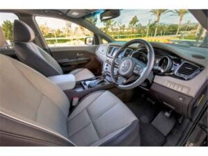 مقاعد كيا سيدونا 2021