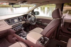 مقصورة كيا سيدونا 2021