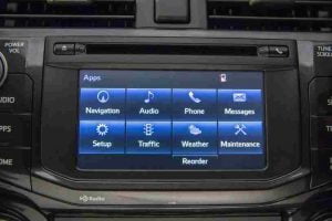 شاشة تويوتا فور رنر 2021