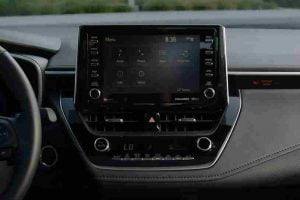 شاشة تويوتا كورولا 2021 1