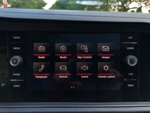 شاشة فولكس فاجن جيتا 2021