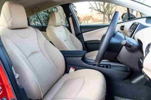 مقاعد تويوتا بريوس 2021