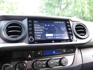 شاشة تويوتا تاكوما 2021