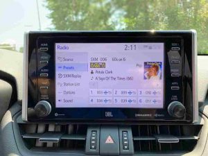 شاشة تويوتا راف 4 هايبرد 2021