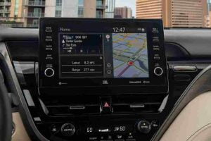 شاشة تويوتا كامري 2021