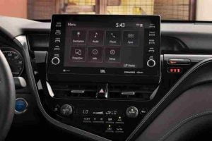 شاشة تويوتا كامري هايبرد 2021