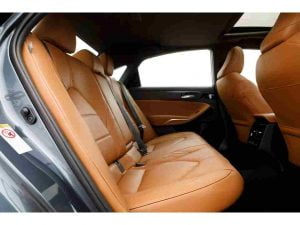 مقاعد تويوتا أفالون هايبرد 2021