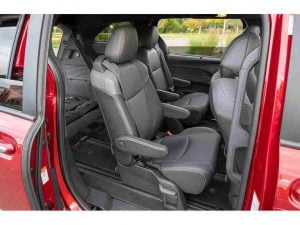 مقاعد تويوتا سيينا 2021